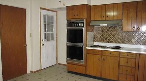 5th image of 309 W Madison St