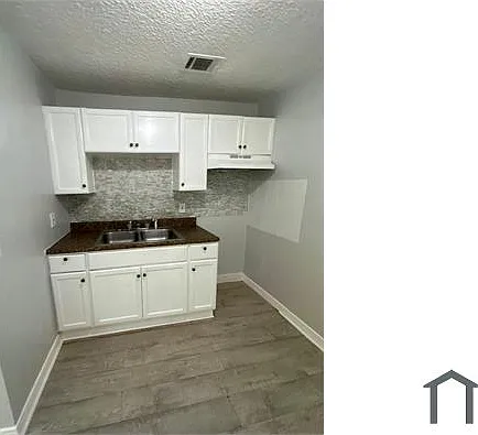 1130 W 23rd St — Photo 5