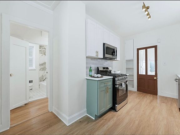 3rd image of 114 Oak St Floor 2