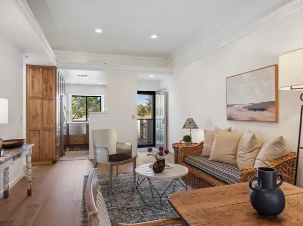 22 Village Circle, San Rafael, CA 94903