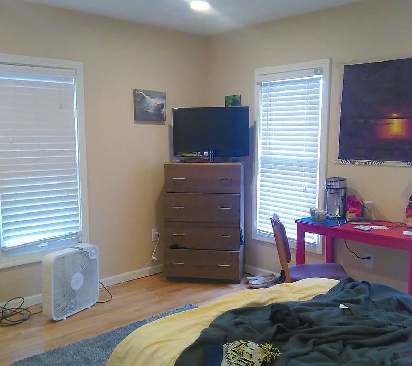 1st image of 539 Packard St APT 03