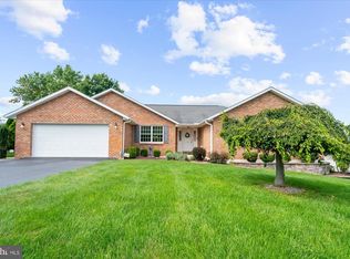 2395 Magnolia Dr, Gilbertsville, PA 19525