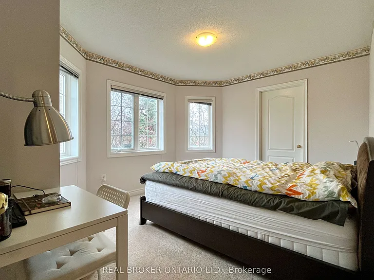 59 Palisade Cres — Photo 11
