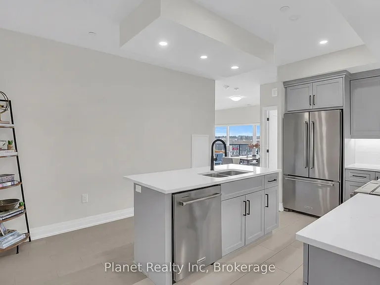 71 Wyndham St S #712 — Photo 7