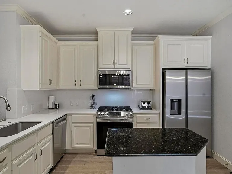 145 Elizabeth Rd — Photo 15
