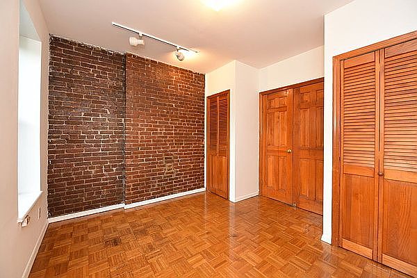 1st image of 226 W 4th St APT 20