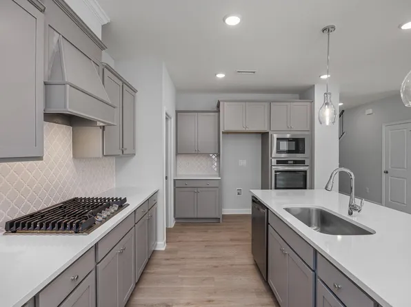 301 Gregory Village Dr, Lillington, NC 27546