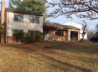 7824 Miller Fall Rd, Rockville, MD 20855