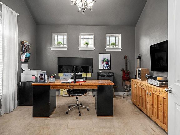 5th image of 1813 Dylan Ln