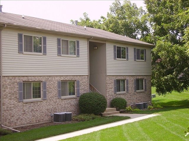 1st image of 300 Woodridge Cir Unit E