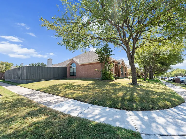 11350 Balcones Dr — Photo 78