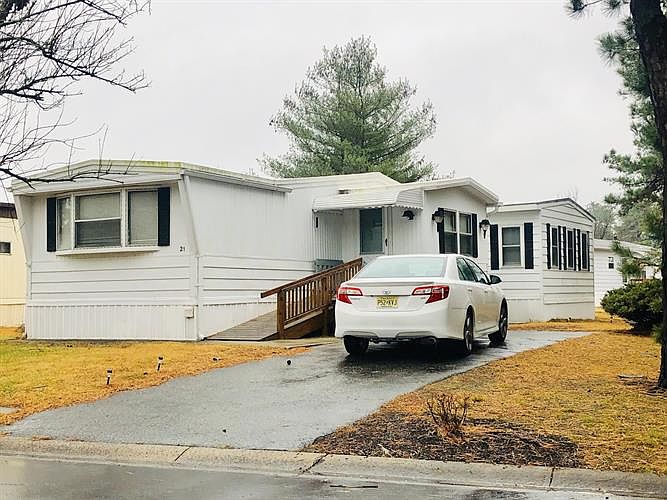 1st image of 21 Eagle Dr