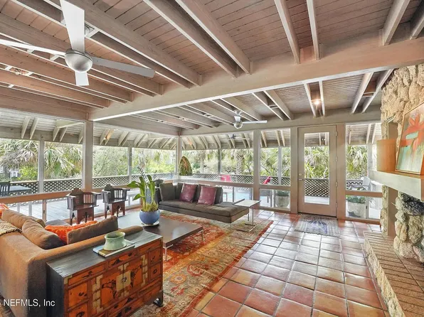 1927 Beachside Ct, Atlantic Beach, FL 32233