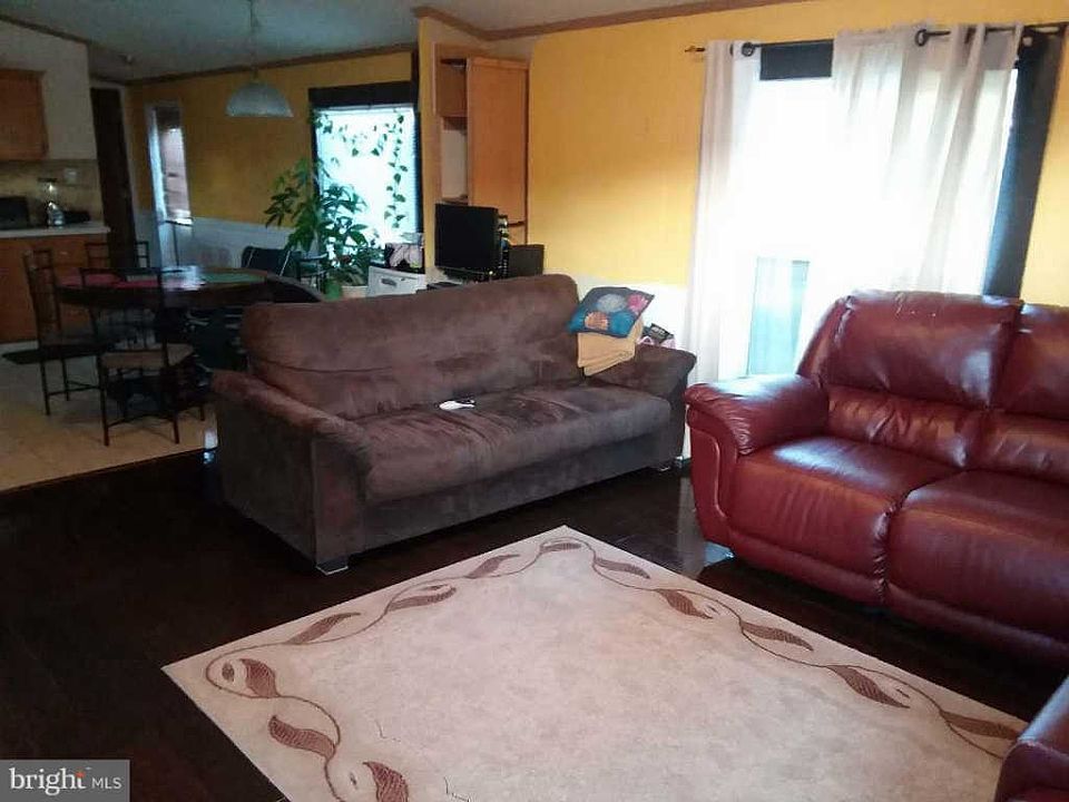 2nd image of 14800 Darbydale Ave