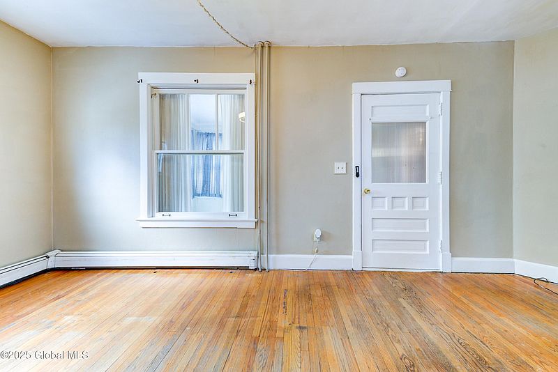 4th image of 710 6th Avenue