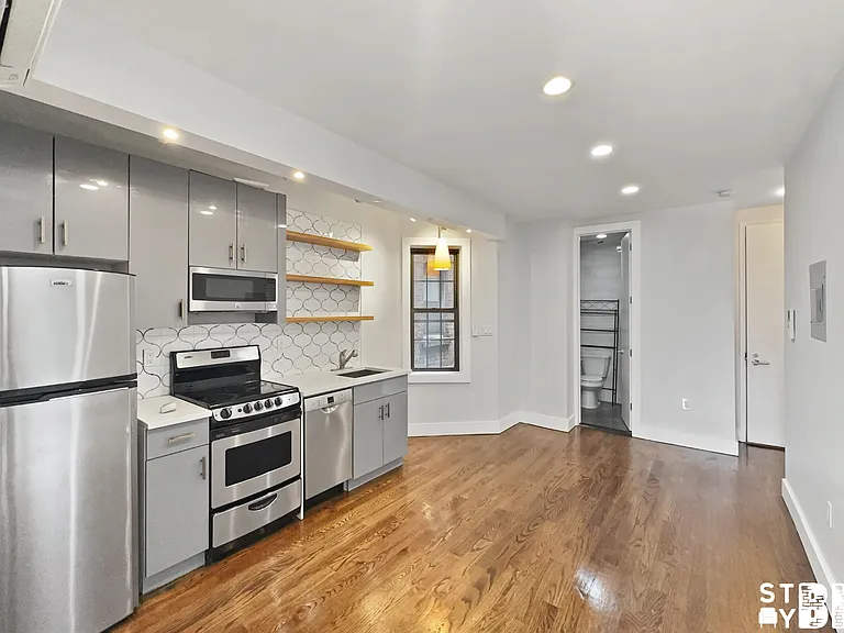 417 Throop Ave #2B — Photo 3
