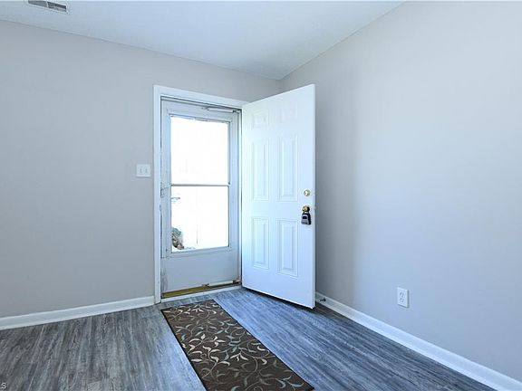 3rd image of 5735 Bramblegate Rd Unit J