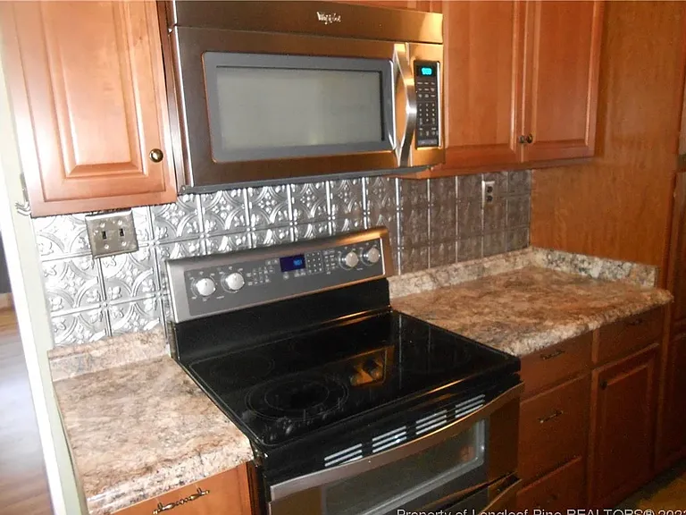 1402 Vance Dr — Photo 18