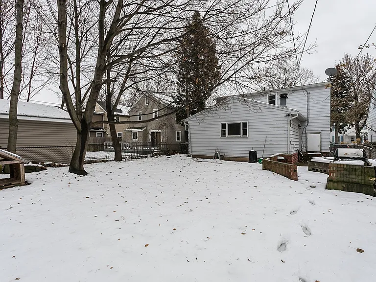 120 Weston Rd — Photo 23