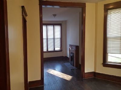 5th image of 944 N California Ave