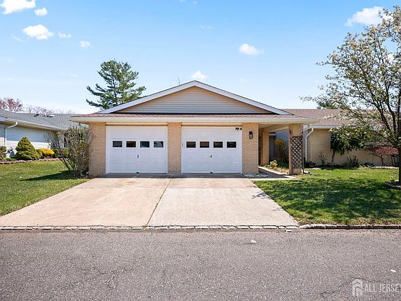 3rd image of 701 Croydon Rd #A