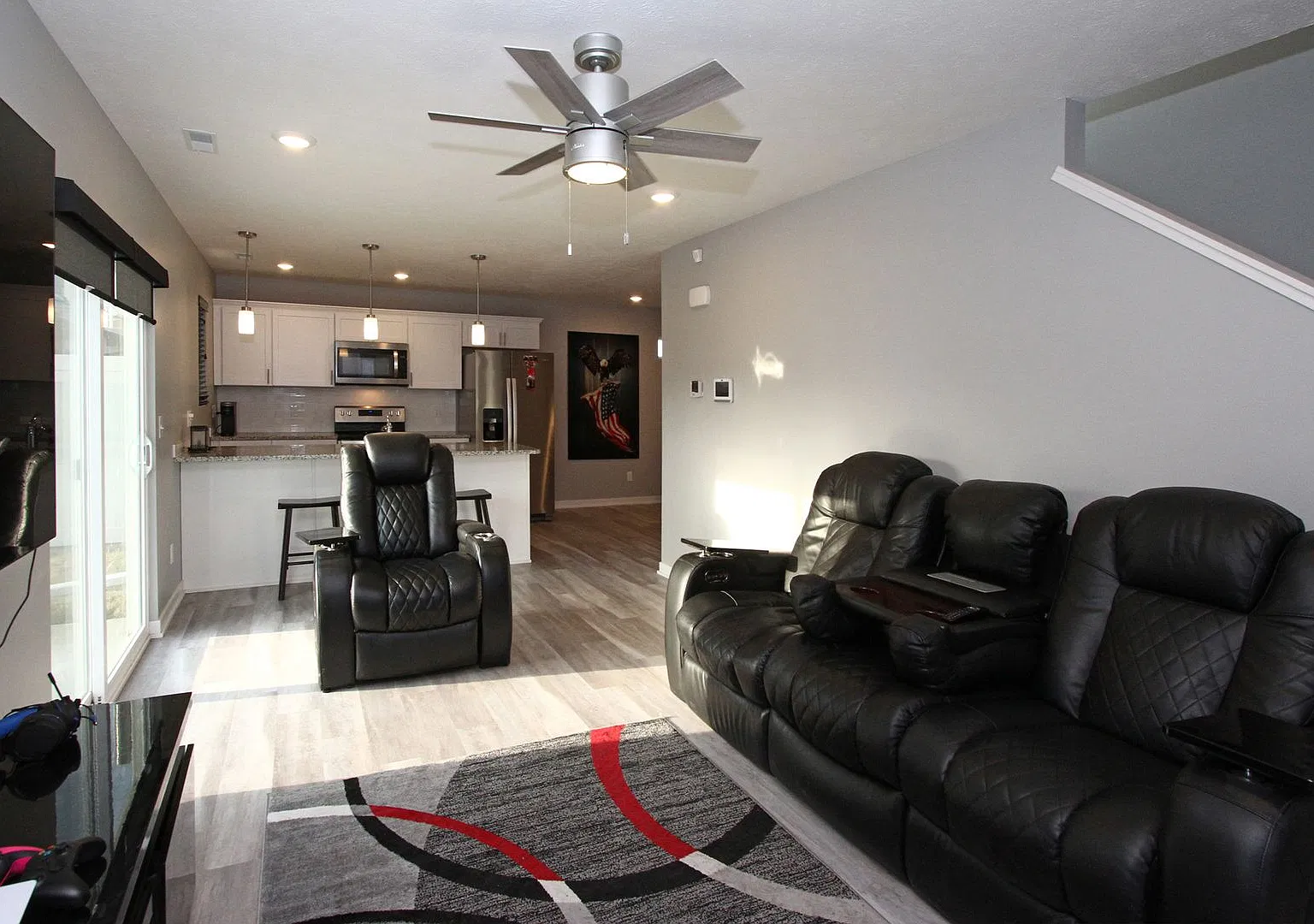 Almost new Townhouse — Photo 3