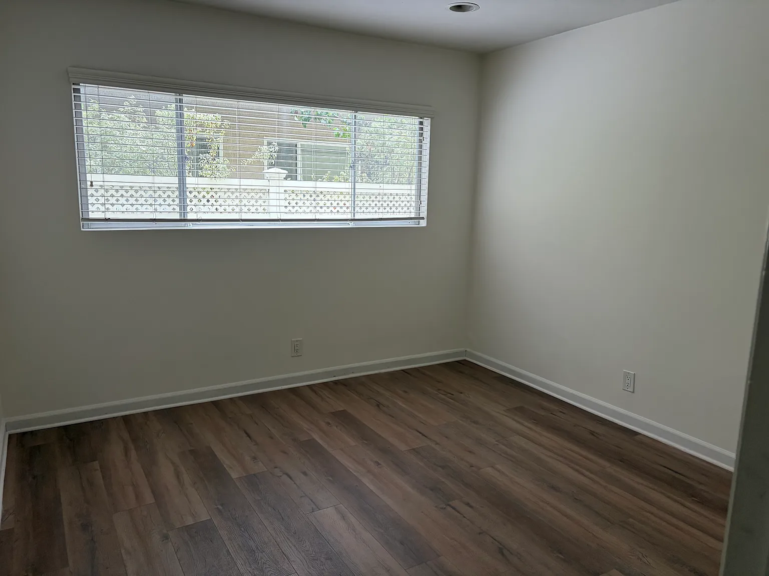 12030 Goshen Ave — Photo 4