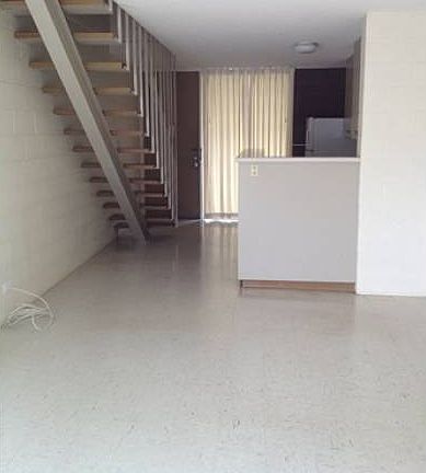 living room/dining area