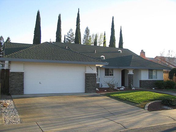 3rd image of 1056 Greenhaven Dr