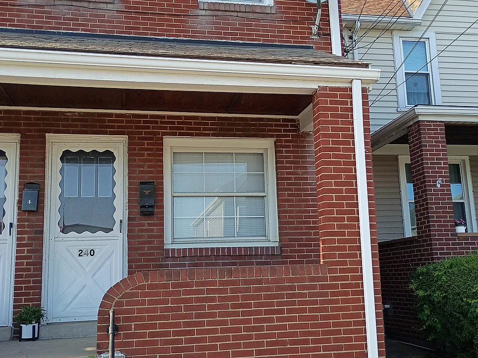 240 Ignatius Ave