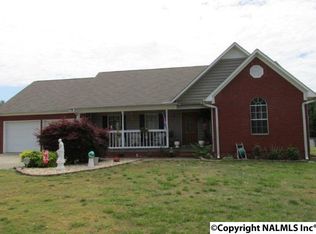 566 E Henderson Rd, Boaz, AL 35957