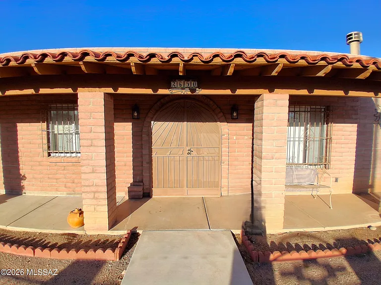 2650 W Aurora Dr — Photo 4