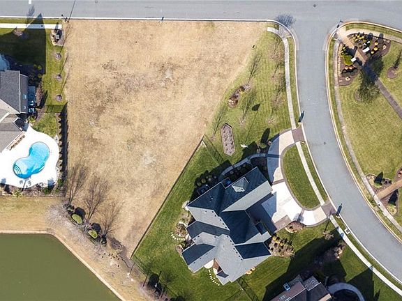 4th image of 341 Scone Castle Loop