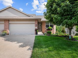 5075 Red Fox Rd, Bettendorf, IA 52722