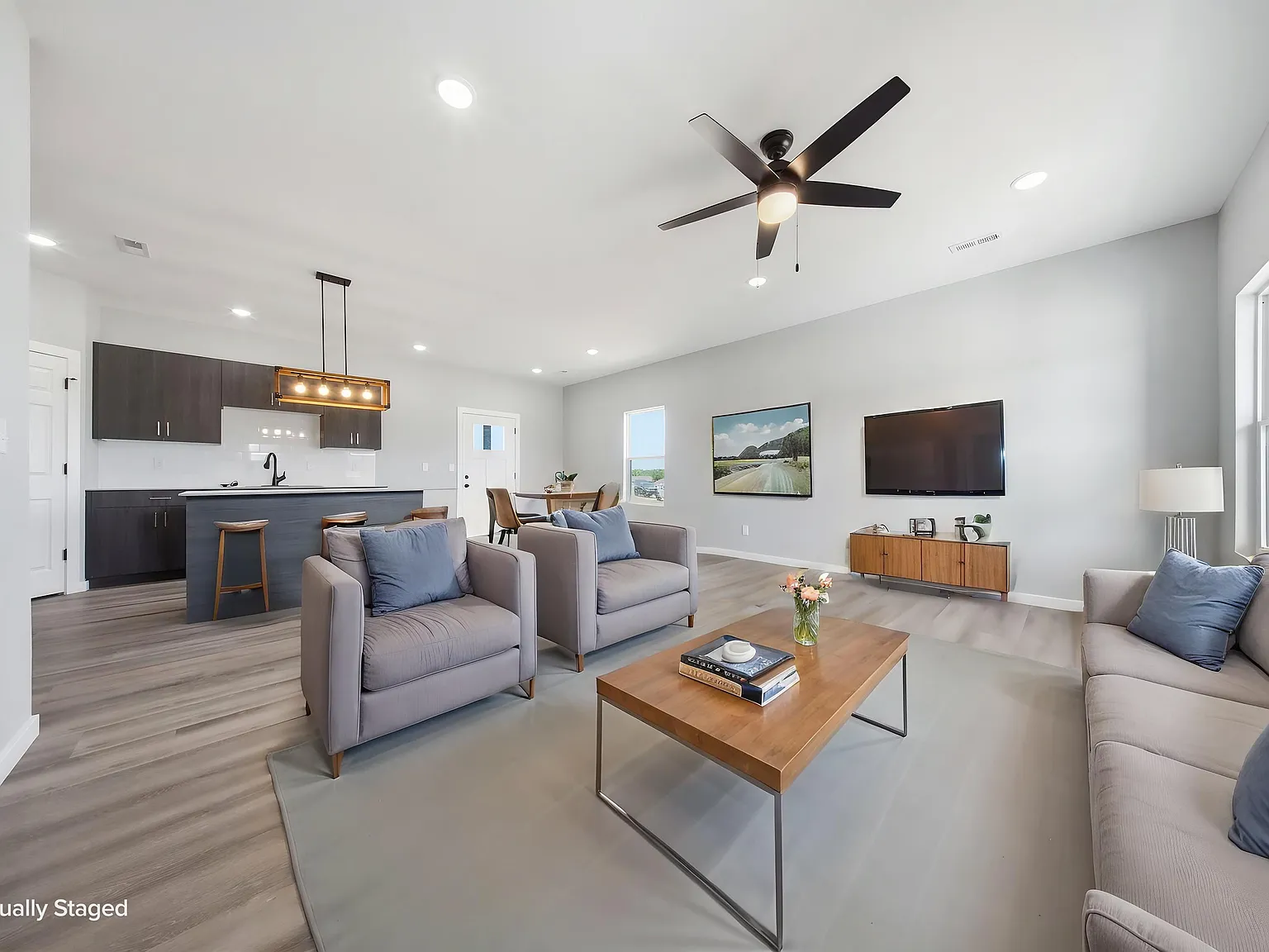 3 bed, 1390 sqft, $1,720 — Photo 3