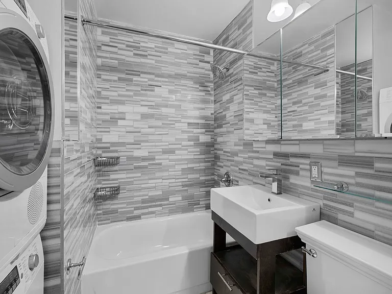 120 E 102nd St #2C — Photo 2