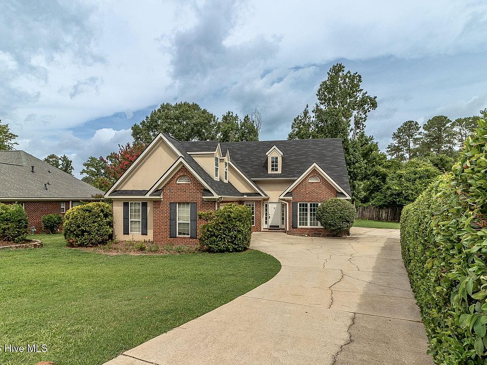 1st image of 555 Live Oak Court