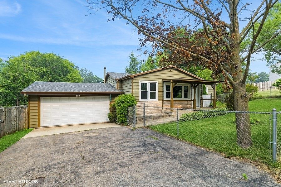 2907 E Chestnut Dr, Wonder Lake, IL 60097 Zillow