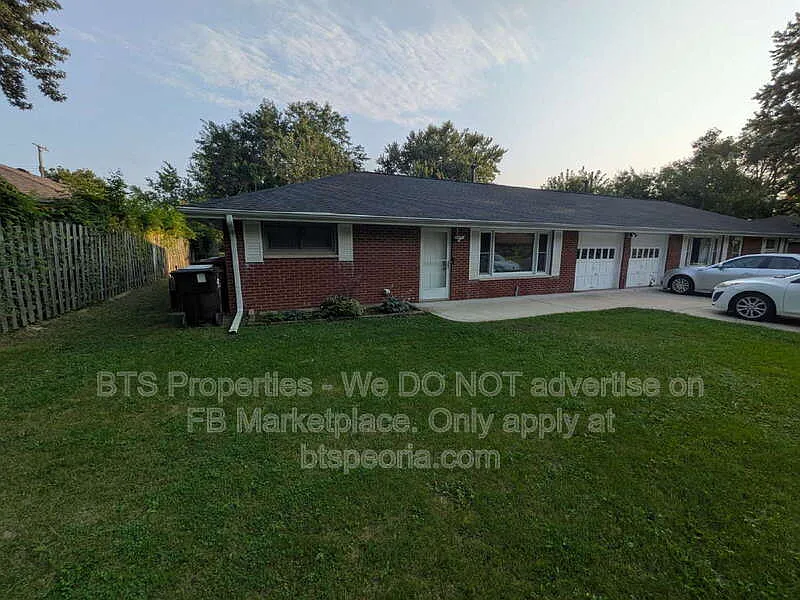 622 W Laclaire Ln