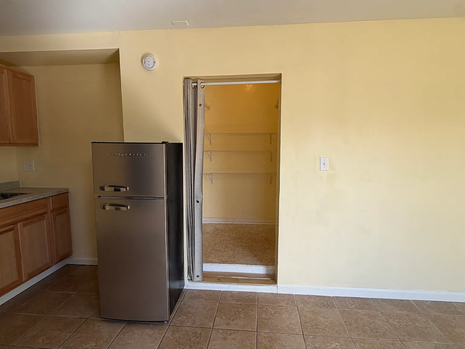 Studio, 350 sqft, $1,500 — Photo 4
