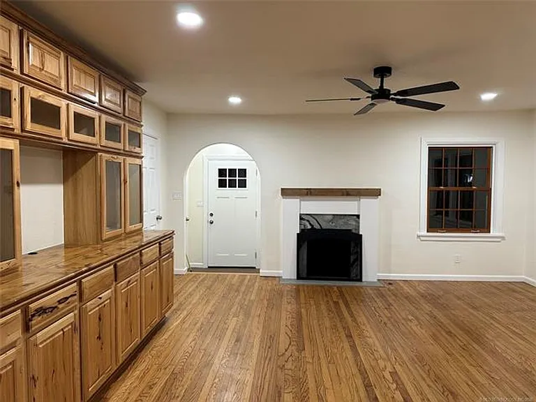 1235 S Gary Pl — Photo 30