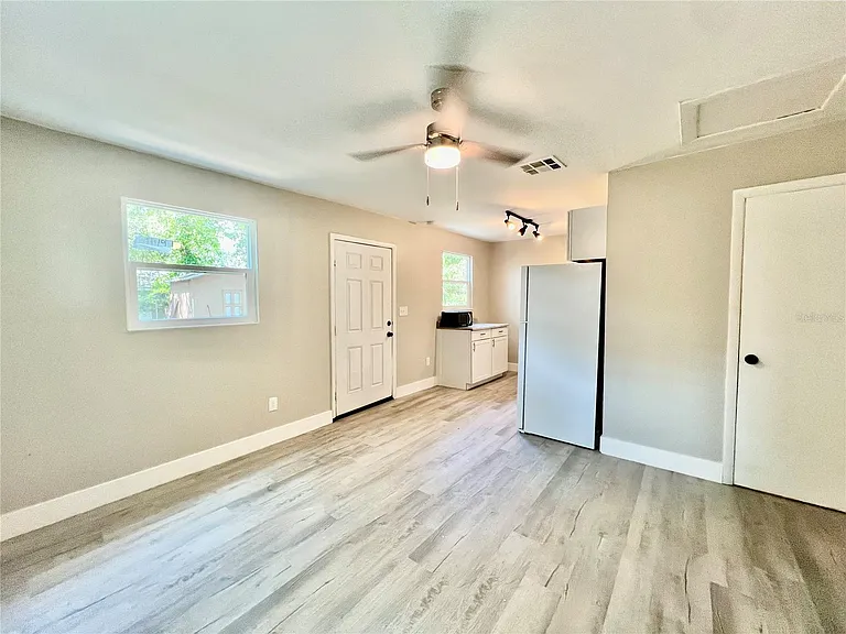 1709 E Chelsea St #B — Photo 5