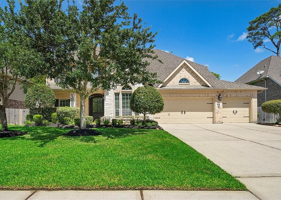 1st image of 2404 Moore Ct
