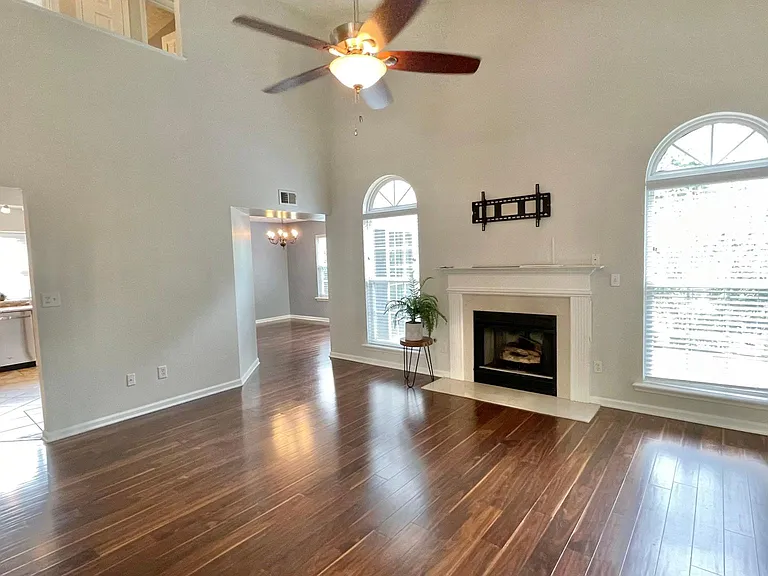 645 Declaration Ct — Photo 6