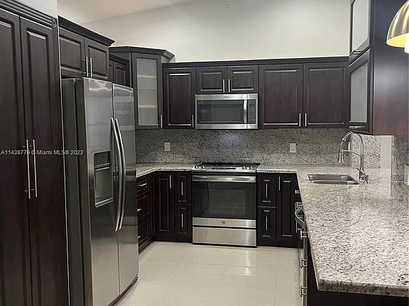 3rd image of 4716 SW 143rd Ave