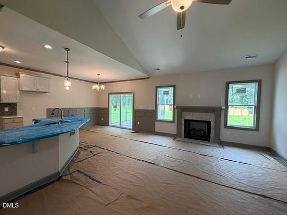 5th image of 105 Lynn Ln
