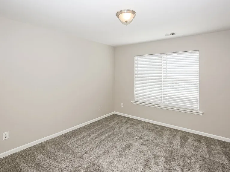 4712 Abercromby St — Photo 13