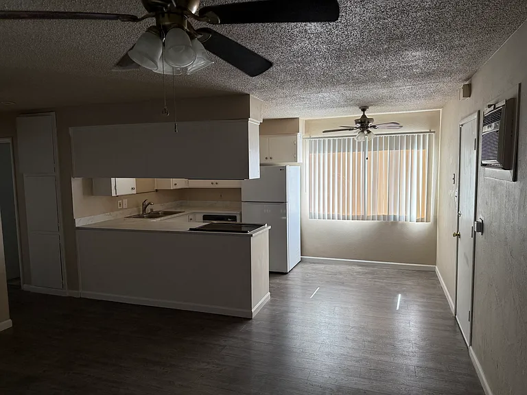 1103 S Ham Ln — Photo 3