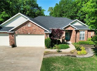 5002 N Laramie Trl, Rogers, AR 72756