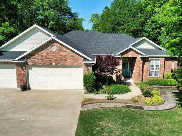 5002 N Laramie Trl, Rogers, AR 72756